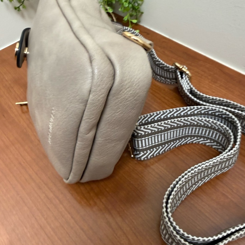 Bostanten Cross Body Sling Bag Small, Lightweight Twilight Gray Chest Bag EUC - Picture 6 of 7